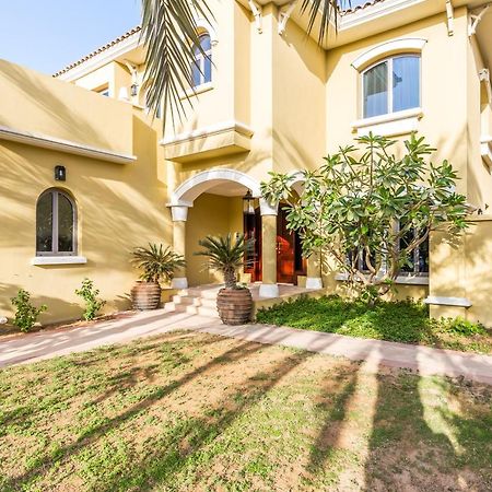 Chic 4Br Villa With Assistant Room And Private Pool On Palm Jumeirah By Deluxe Holiday Homes Dubai Esterno foto