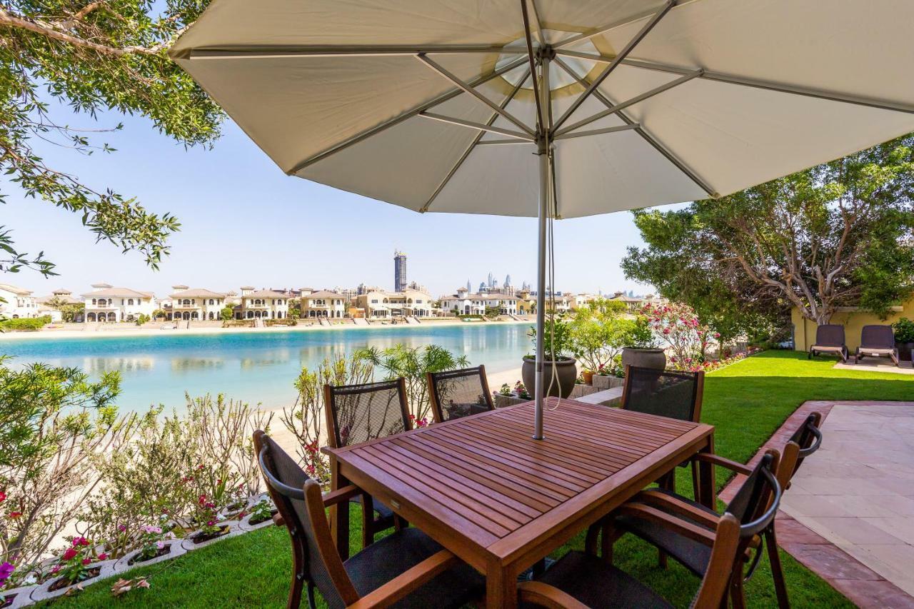 Chic 4Br Villa With Assistant Room And Private Pool On Palm Jumeirah By Deluxe Holiday Homes Dubai Esterno foto