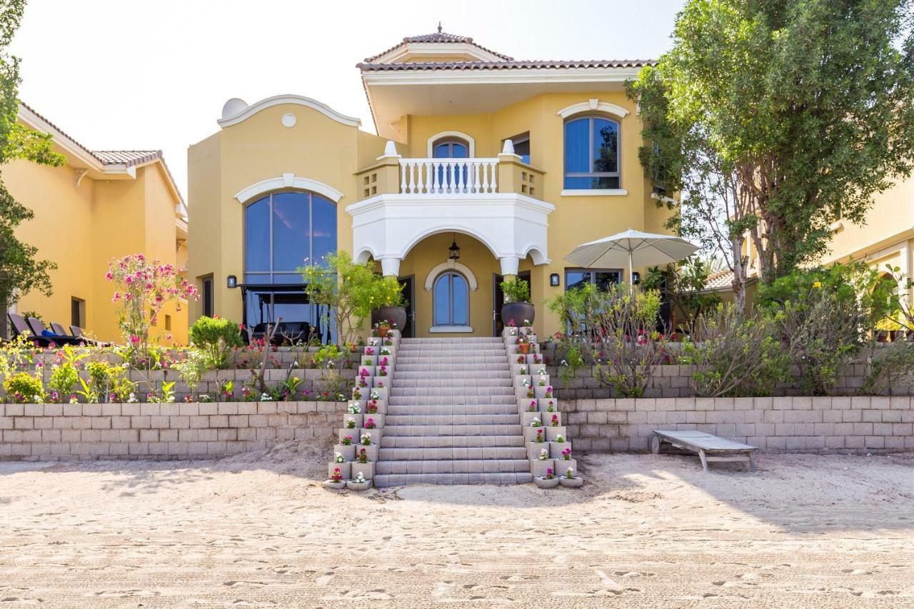 Chic 4Br Villa With Assistant Room And Private Pool On Palm Jumeirah By Deluxe Holiday Homes Dubai Esterno foto