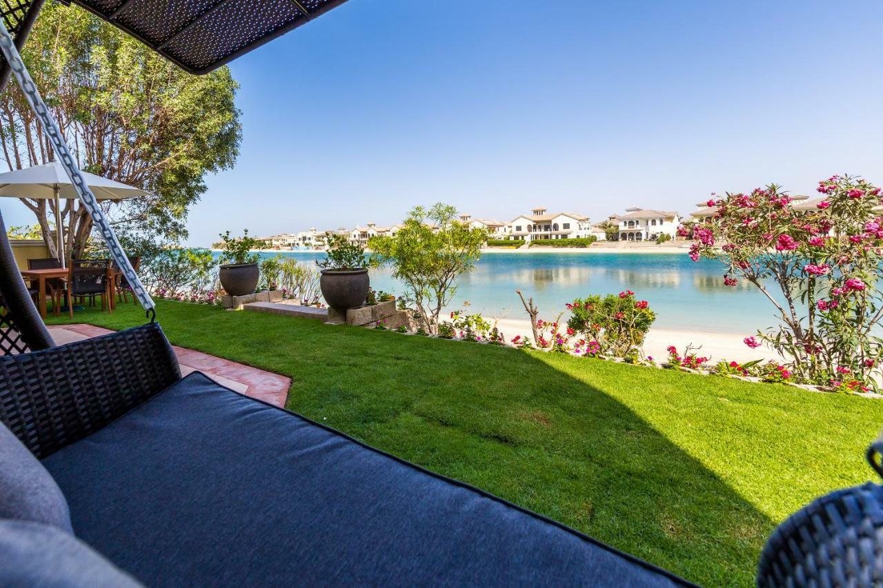 Chic 4Br Villa With Assistant Room And Private Pool On Palm Jumeirah By Deluxe Holiday Homes Dubai Esterno foto