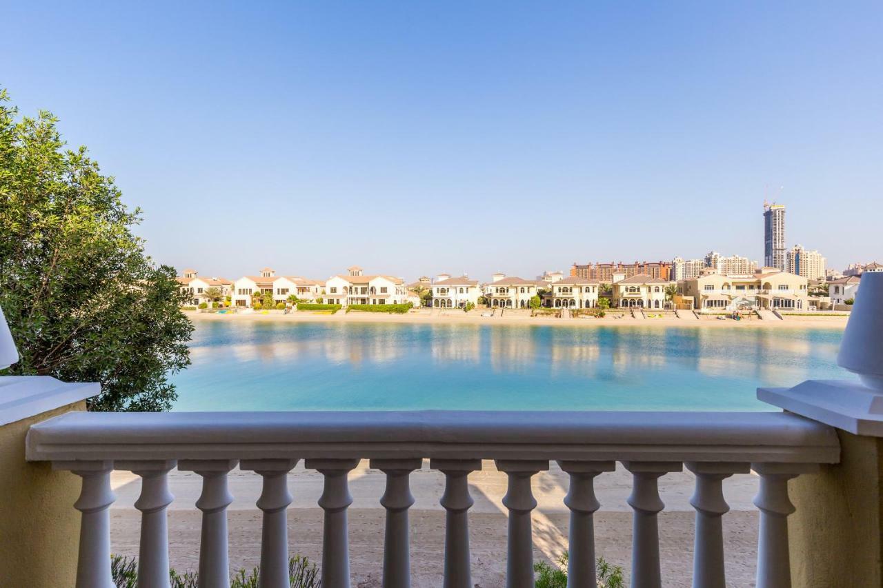 Chic 4Br Villa With Assistant Room And Private Pool On Palm Jumeirah By Deluxe Holiday Homes Dubai Esterno foto