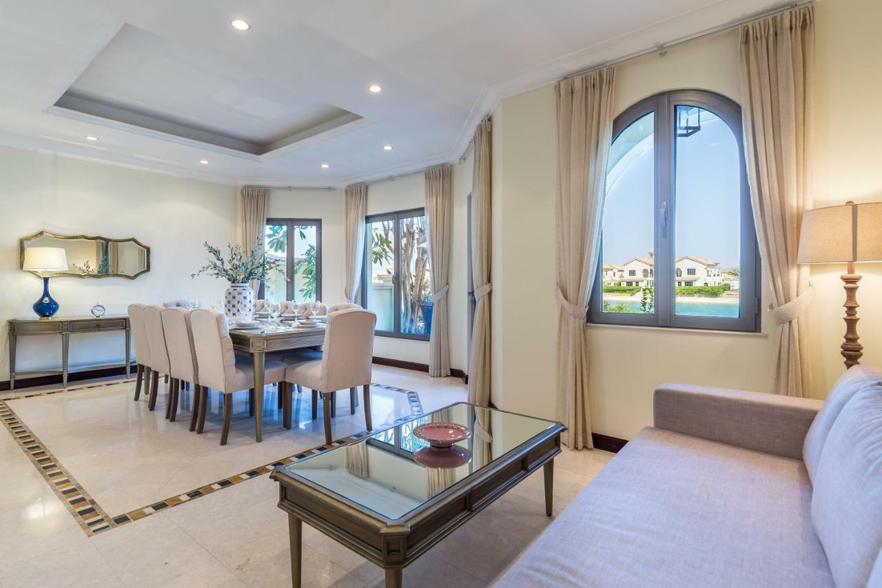 Chic 4Br Villa With Assistant Room And Private Pool On Palm Jumeirah By Deluxe Holiday Homes Dubai Esterno foto