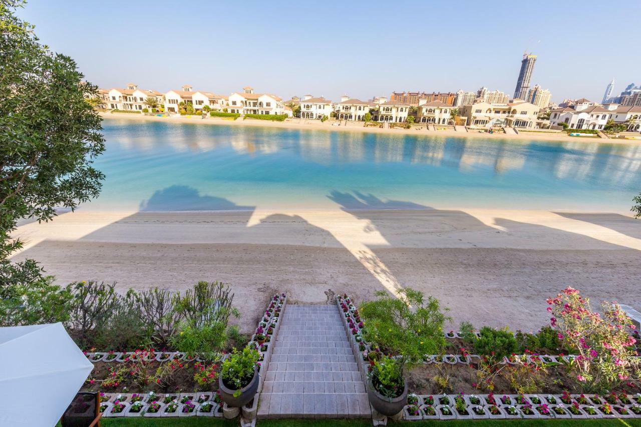 Chic 4Br Villa With Assistant Room And Private Pool On Palm Jumeirah By Deluxe Holiday Homes Dubai Esterno foto